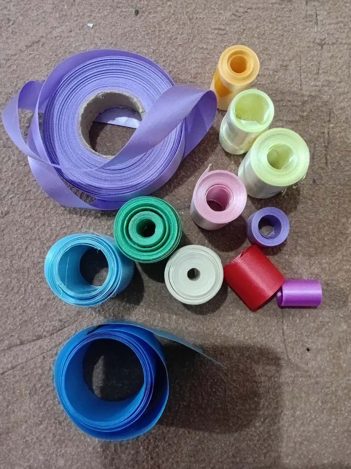 مقداری روبان برای کاردستی بچها|اسباب‌‌بازی|اردکان, |دیوار