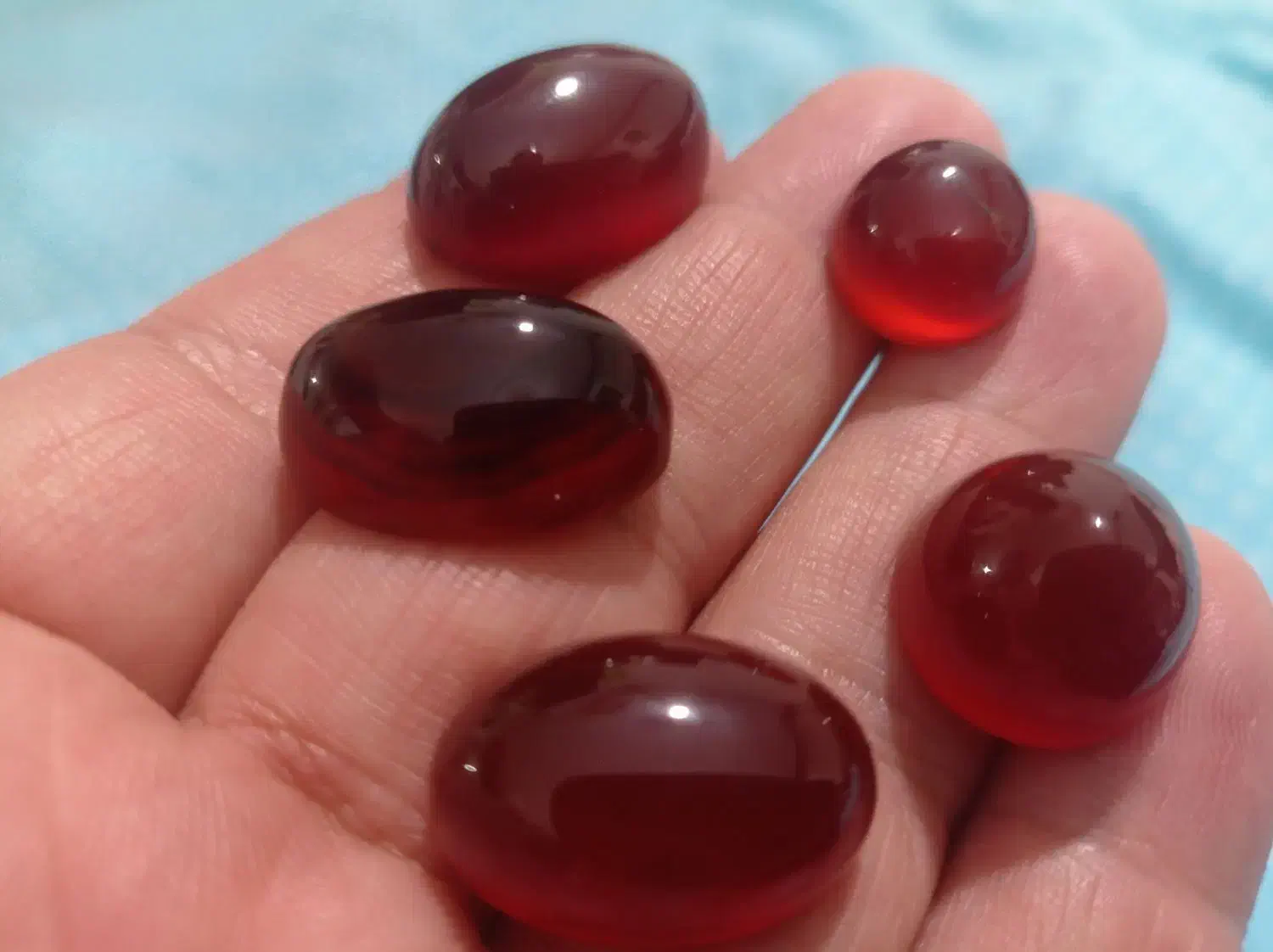 عقیق های سرخ|کلکسیون اشیاء عتیقه|کرمانشاه, |دیوار