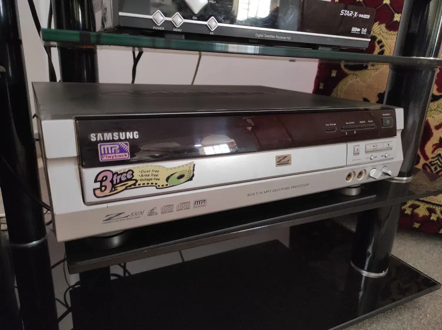 دستگاه سی دی خور 3 سی دی . تمیز و سالم|پخشکننده DVD و ویدیو|ساری, |دیوار