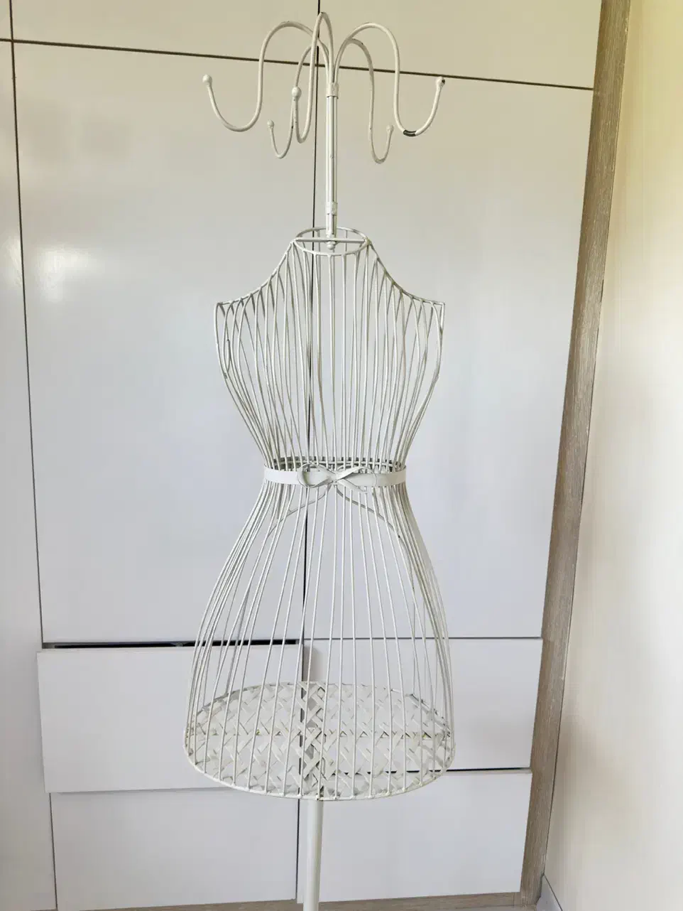 چوب لباسی فلزی و قاب آینه چوبی|آینه|اصفهان, جاوان|دیوار