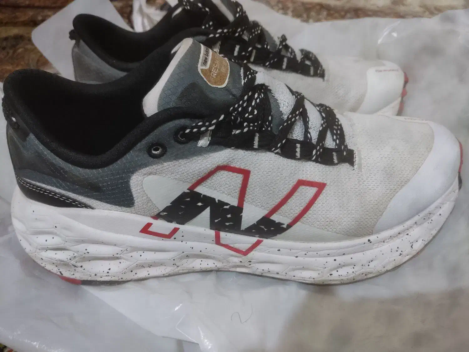 کفش|کیف، کفش، کمربند|شاهین‌شهر, مسکن مهر|دیوار