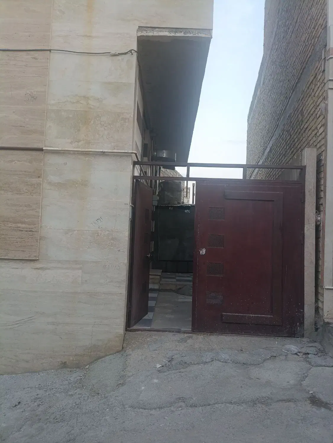 فروش آپارتمان ۸۳ متری ۱ خوابه طبقه ۱|فروش آپارتمان|قروه, |دیوار