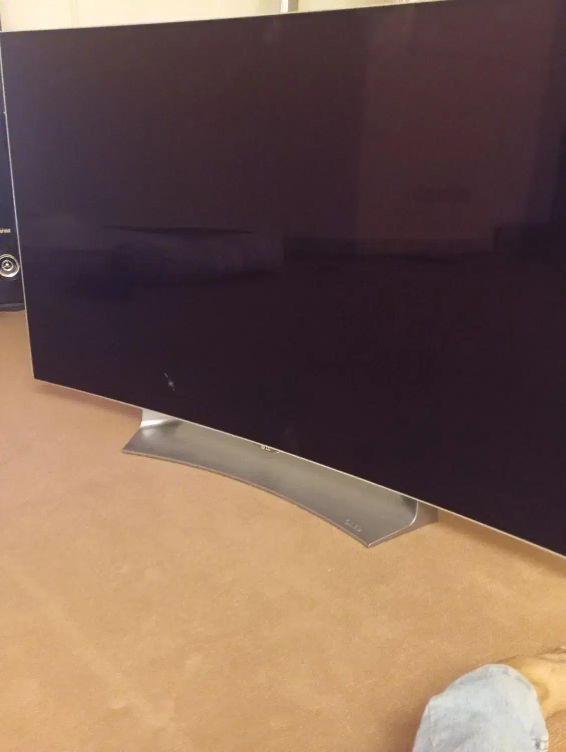 یک دستگاه ال ای دی منحنی 65اینچ ال جی|تلویزیون و پروژکتور|اندیشه, اندیشه فاز ۳|دیوار