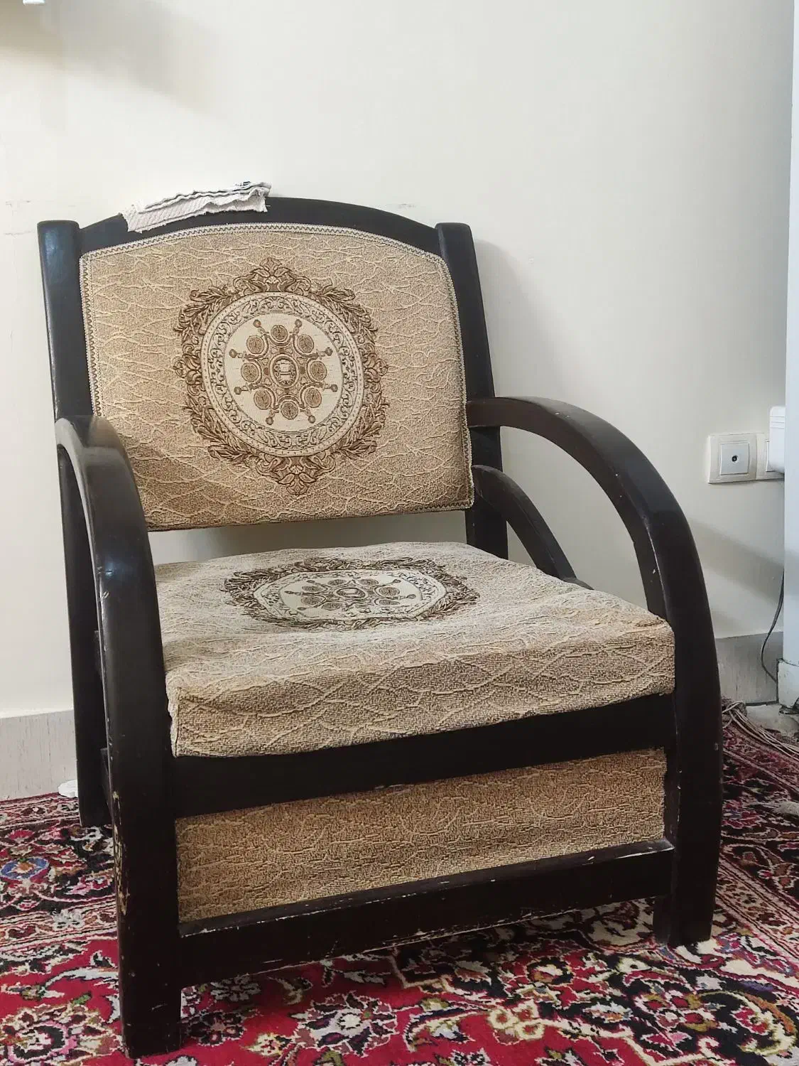 مبل تک نفره|مبلمان خانگی و میز عسلی|شیراز, اصلاح‌نژاد|دیوار
