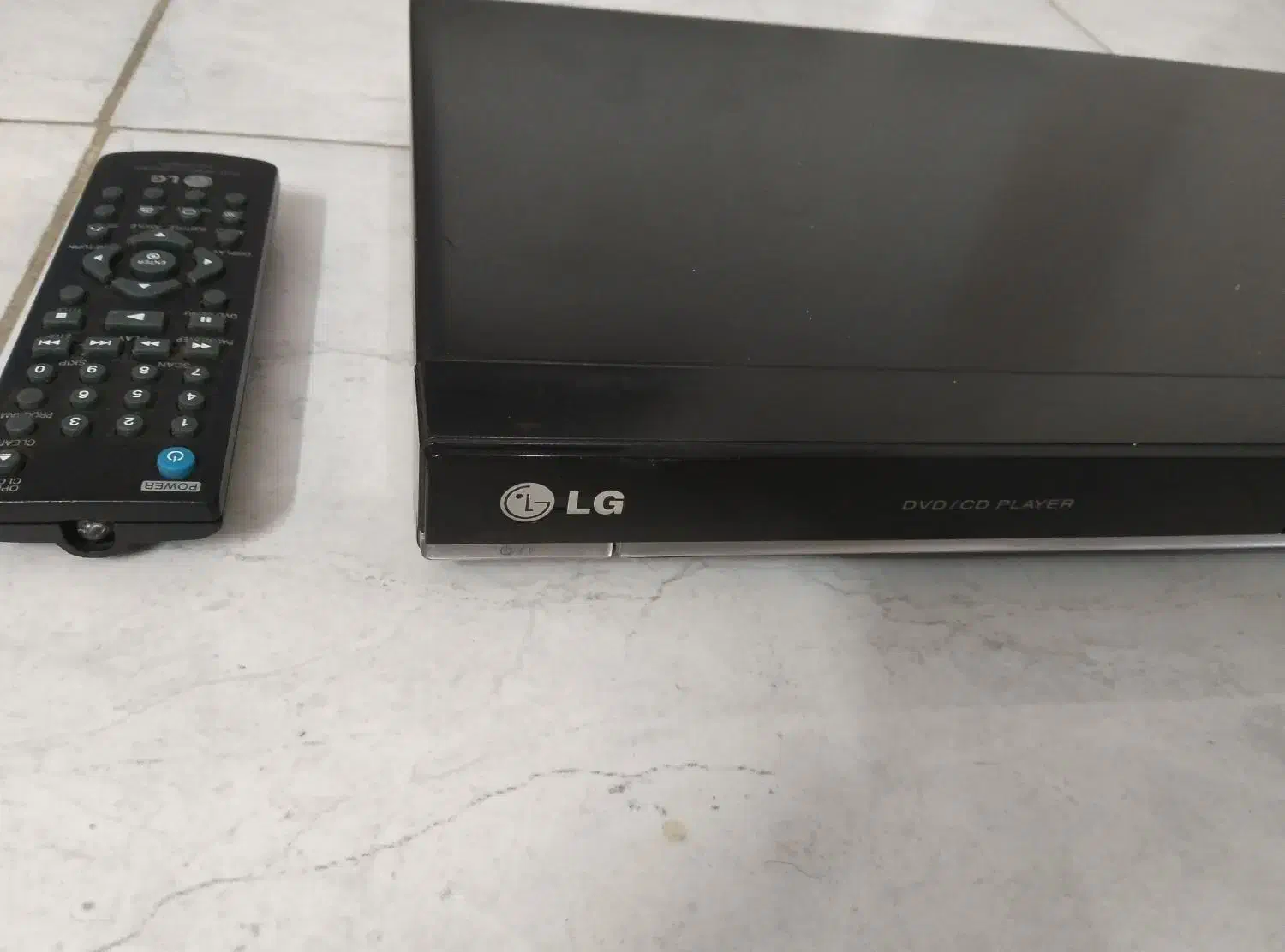 یه دی وی دی پلیر ال جی بایه پیراهن مجلسی تن نرفته|سیستم صوتی خانگی|همدان, |دیوار