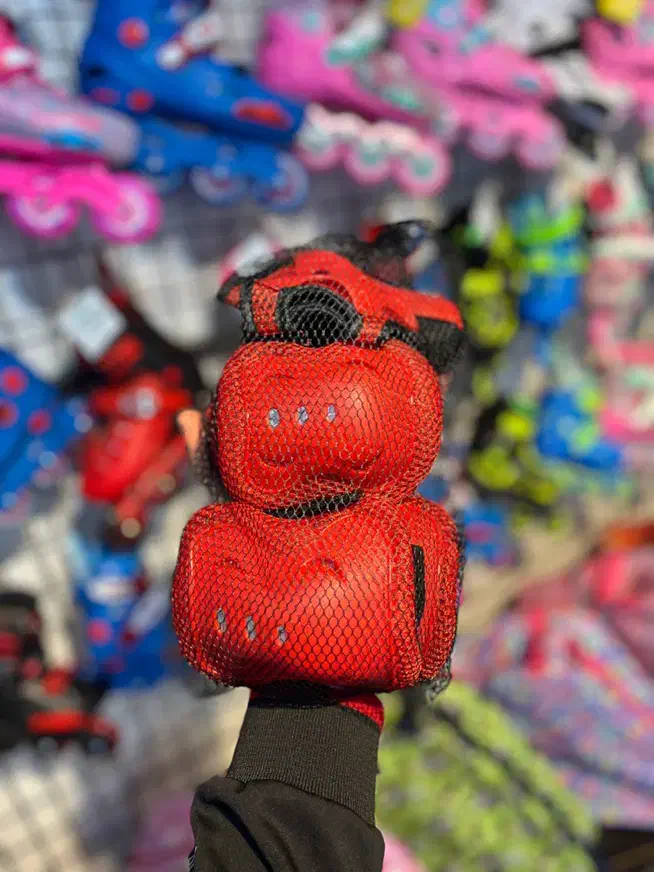 اسکیت فول پکیج/چرخ led/سارا اسکیت شعبه نواب۳|دوچرخه، اسکیت، اسکوتر|بیرجند, |دیوار