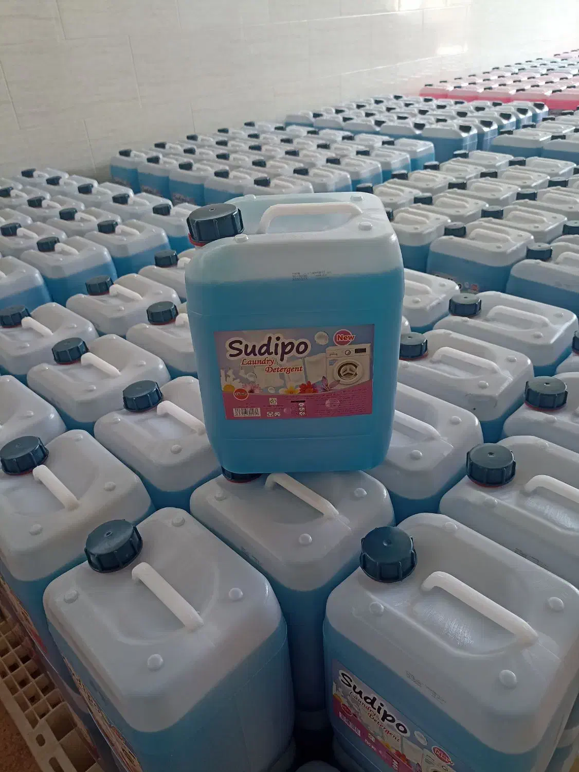 مایع ده لیتری|مواد شوینده و دستمال کاغذی|گرگان, |دیوار