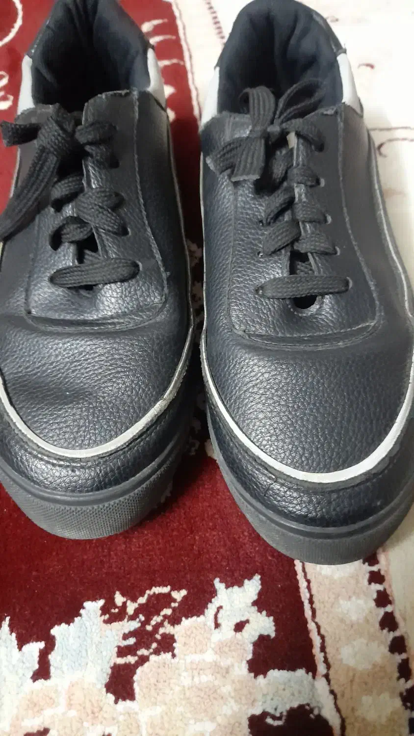 کتانی|کیف، کفش، کمربند|میانه, |دیوار