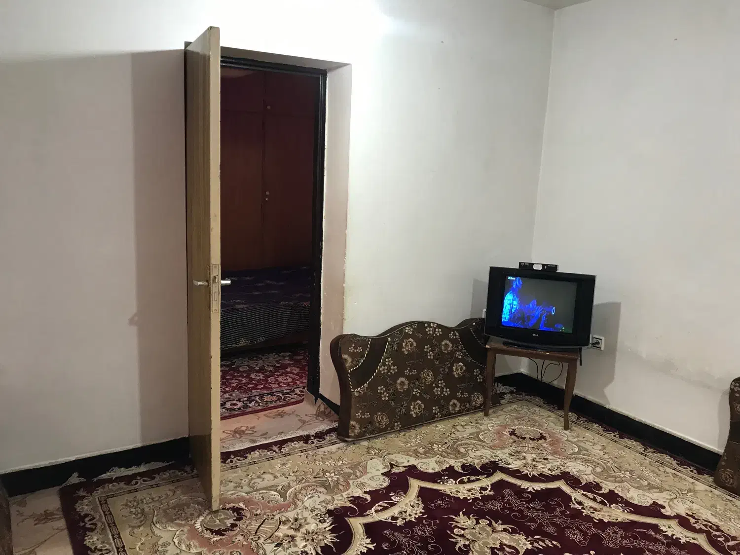 مرکز شهر مبله|اجارهٔ کوتاه‌مدت آپارتمان و سوئیت|دوگنبدان, |دیوار