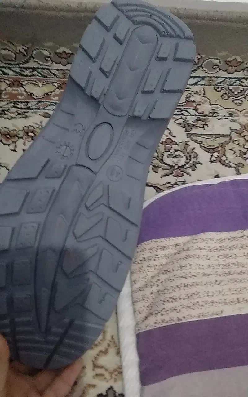 کفش کار و ایمنی و کوهنوردی  لباس کار|کیف، کفش، کمربند|بیرجند, |دیوار