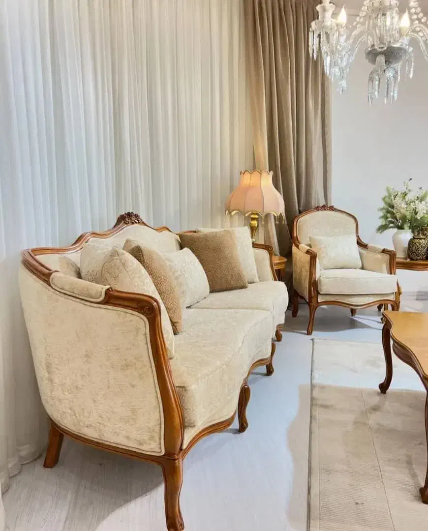 مبل کلاسیک و فرانسوی|مبلمان خانگی و میز عسلی|ملایر, |دیوار