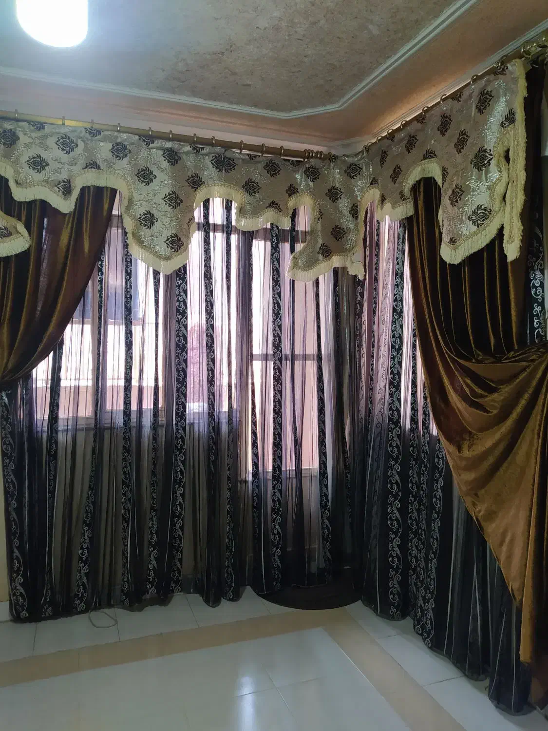 پرده وکنار پرده ووالان|پرده، رانر، رومیزی|سنندج, |دیوار