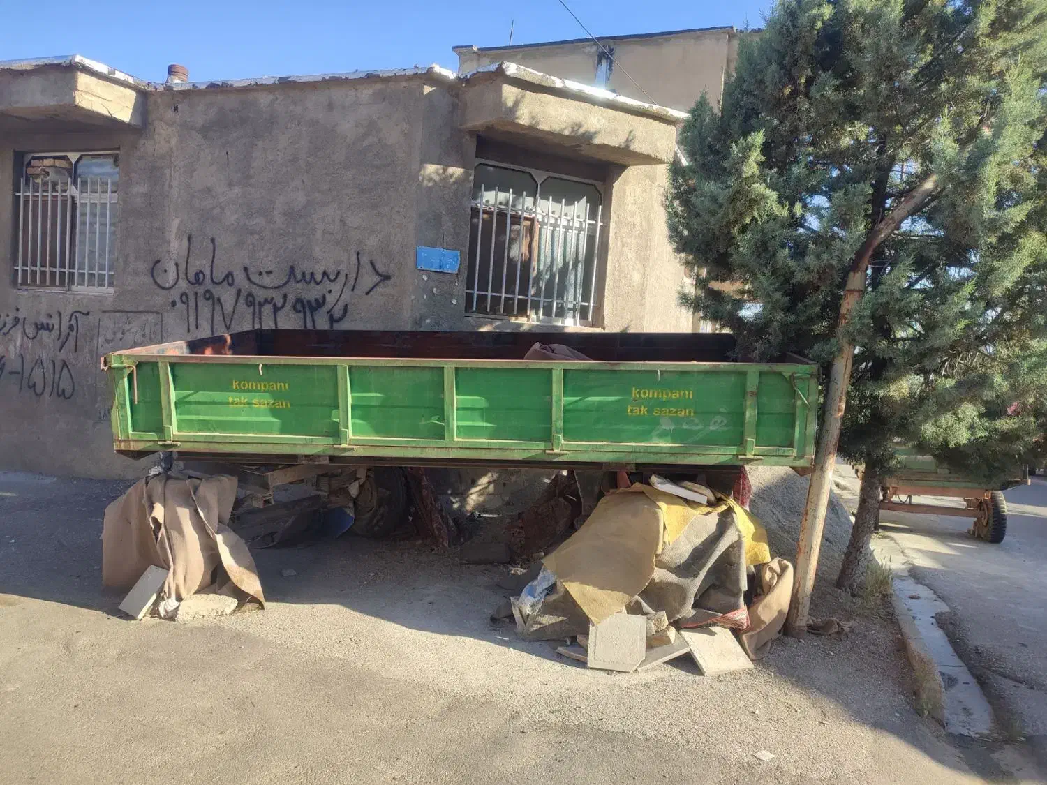 تریلی چهار چرخ|ماشین‌آلات صنعتی|صحنه, |دیوار