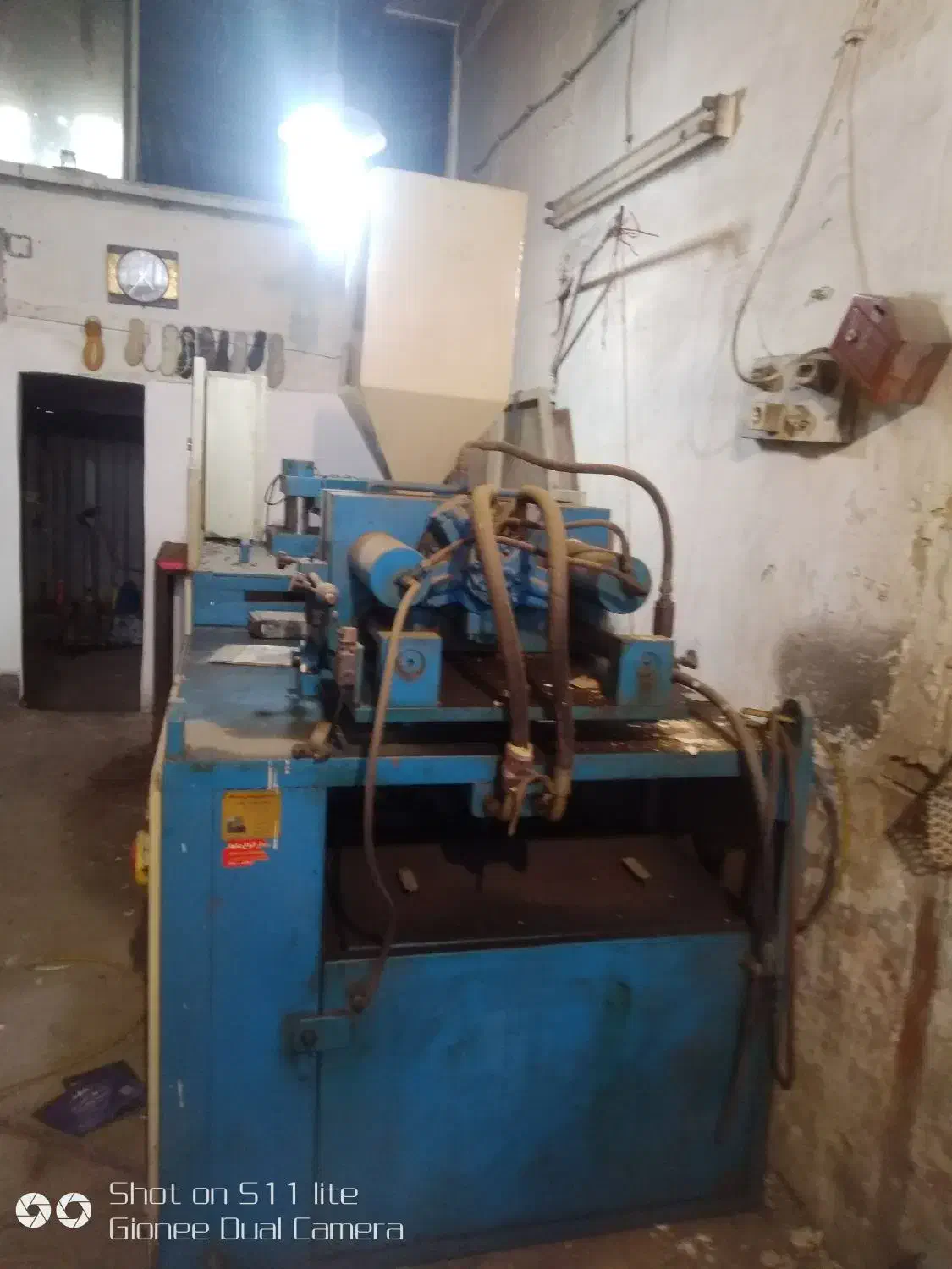 دستگاه صنعتی پی وی سی زیره کفش و آسیاب شمشیری|ماشین‌آلات صنعتی|تهران, شهرک شریفی|دیوار