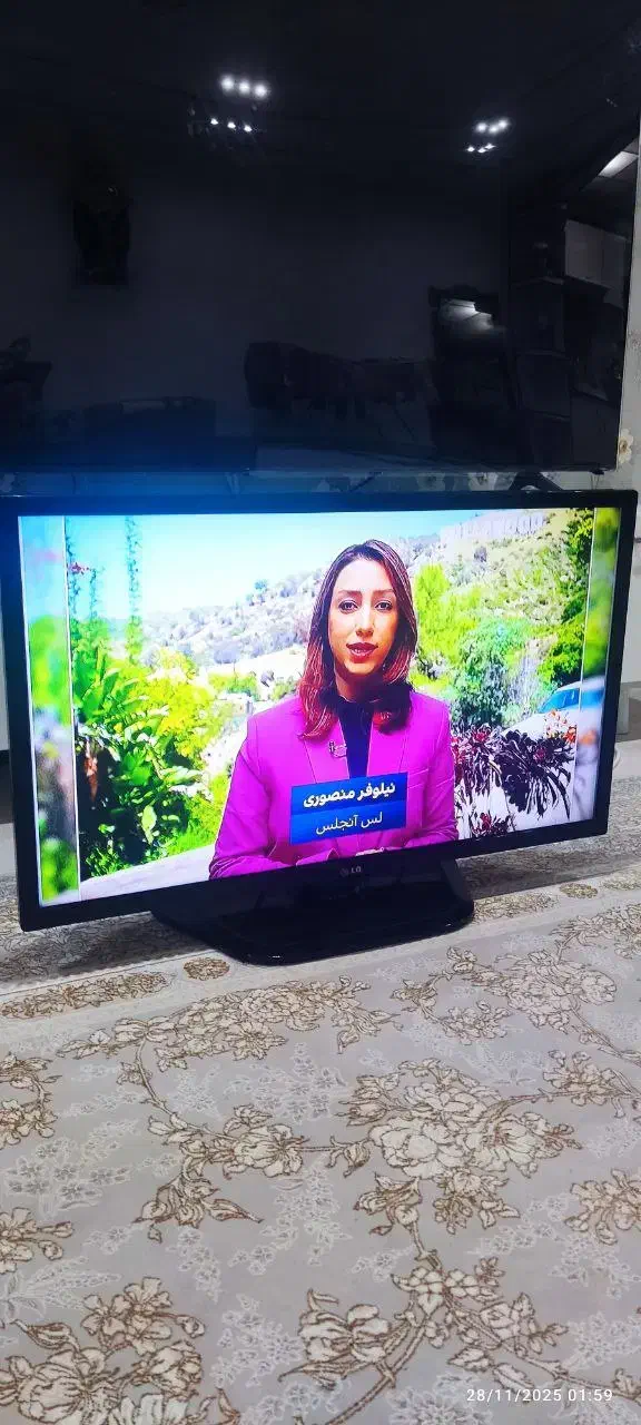 تلوزیون ال جی 32 اینچ دهگلان|تلویزیون و پروژکتور|دهگلان, |دیوار