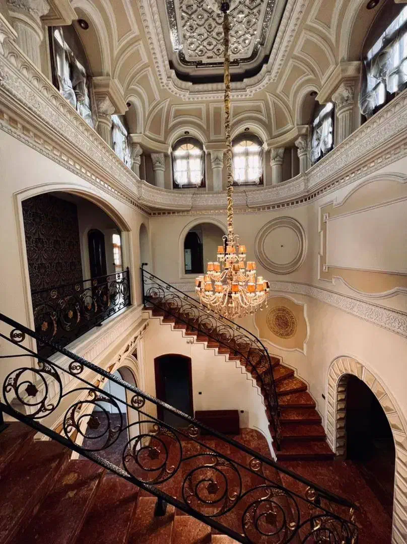 ویلایی ۱۴۰۰متر زمین / ۸۰۰متر بنا تریبلکس / رویایی