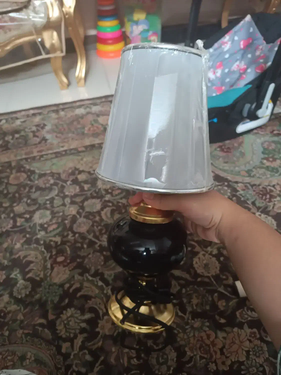 یک عدد آباژور رنگ خاکستری ومشکی به فروش میرسد|چراغ خواب و آباژور|شیراز, شهرک مفتح|دیوار