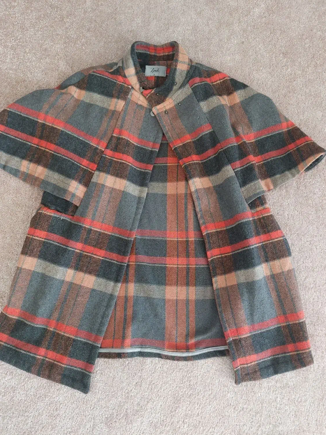 کاپشن وپالتو|لباس|اسلام‌شهر, شهرک قائمیه|دیوار