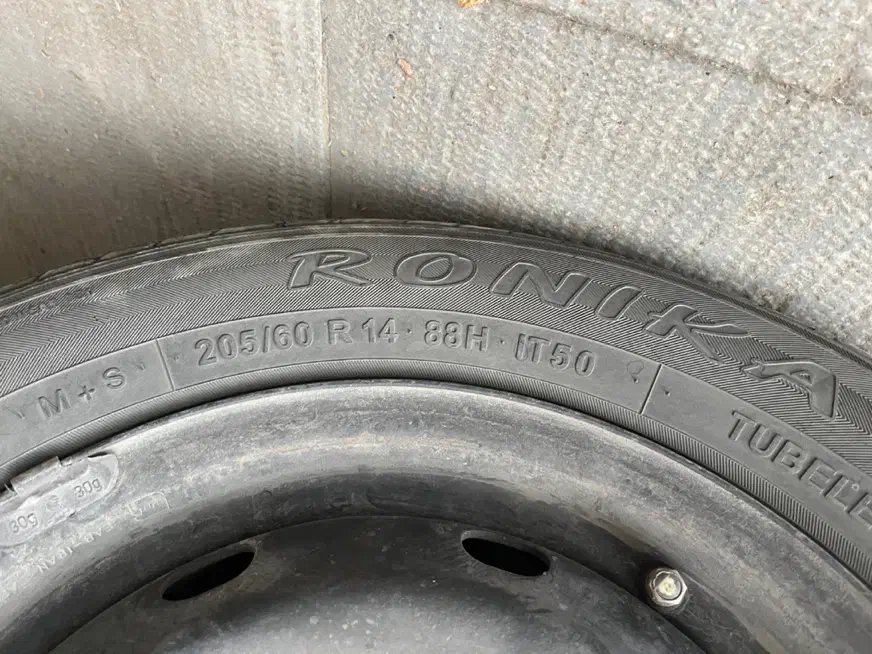 لاستیک ایران تایر سایز ۲۰۵|قطعات یدکی و لوازم جانبی|اصفهان, سعادت‌آباد|دیوار