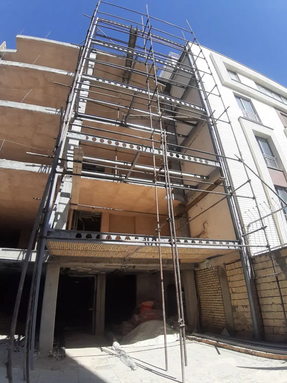 ساختمان بتنی و فولادی و سوله های صنعتی|خدمات پیشه و مهارت|اصفهان, ولدان|دیوار