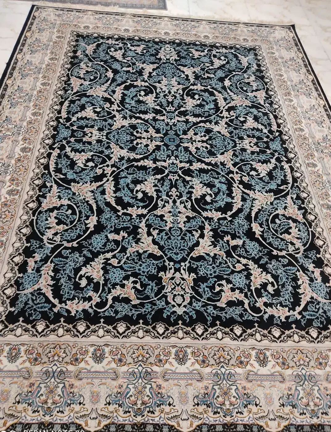 یک عدد فرش ۹ متری۷۰۰ شانه|فرش|خرم‌آباد, |دیوار