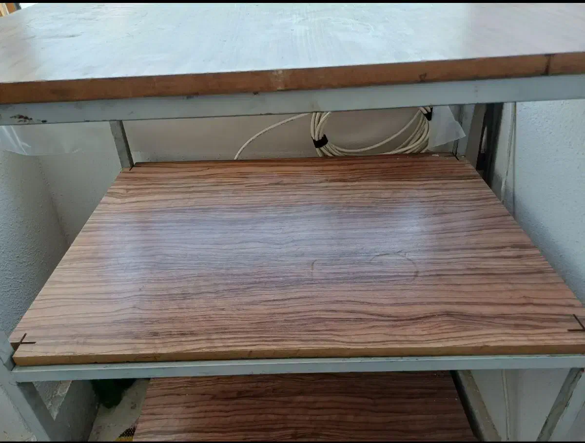 میز اهنی|میز تحریر و کامپیوتر|پردیس, فاز ۸|دیوار