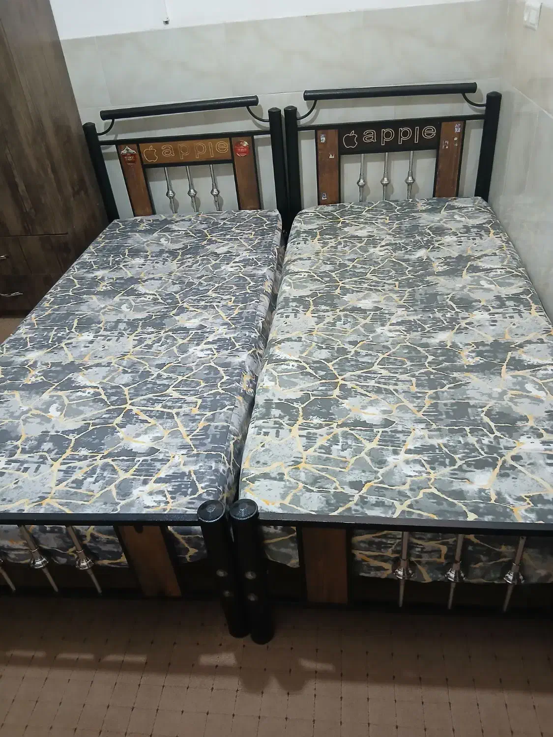 دو تخت یک نفره|تخت و سرویس خواب|اصفهان, کوجان|دیوار