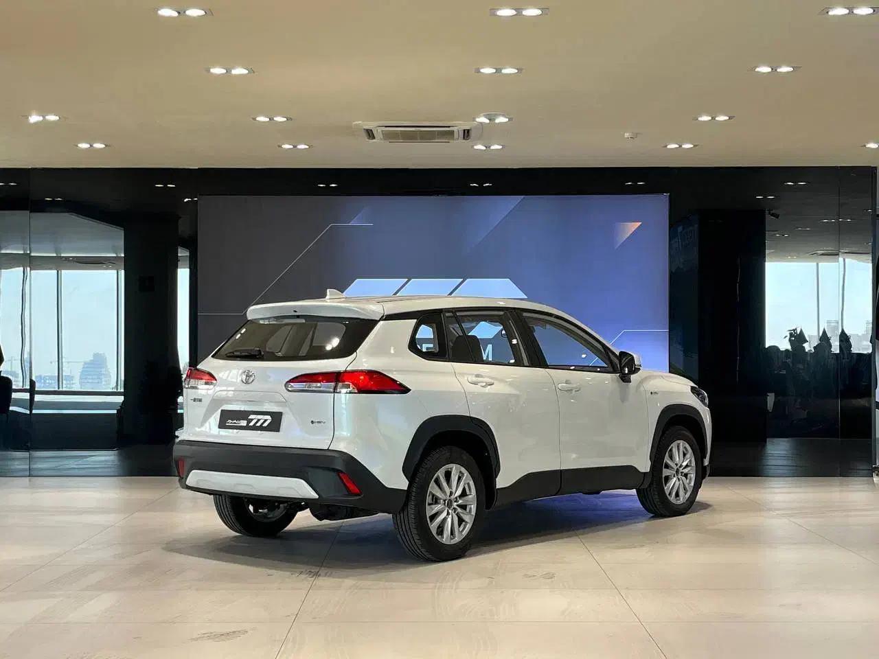 تویوتا کرولا کراس هیبرید سفید مدل 2024 صفر خشک|خودرو سواری و وانت|تهران, فرحزاد|دیوار