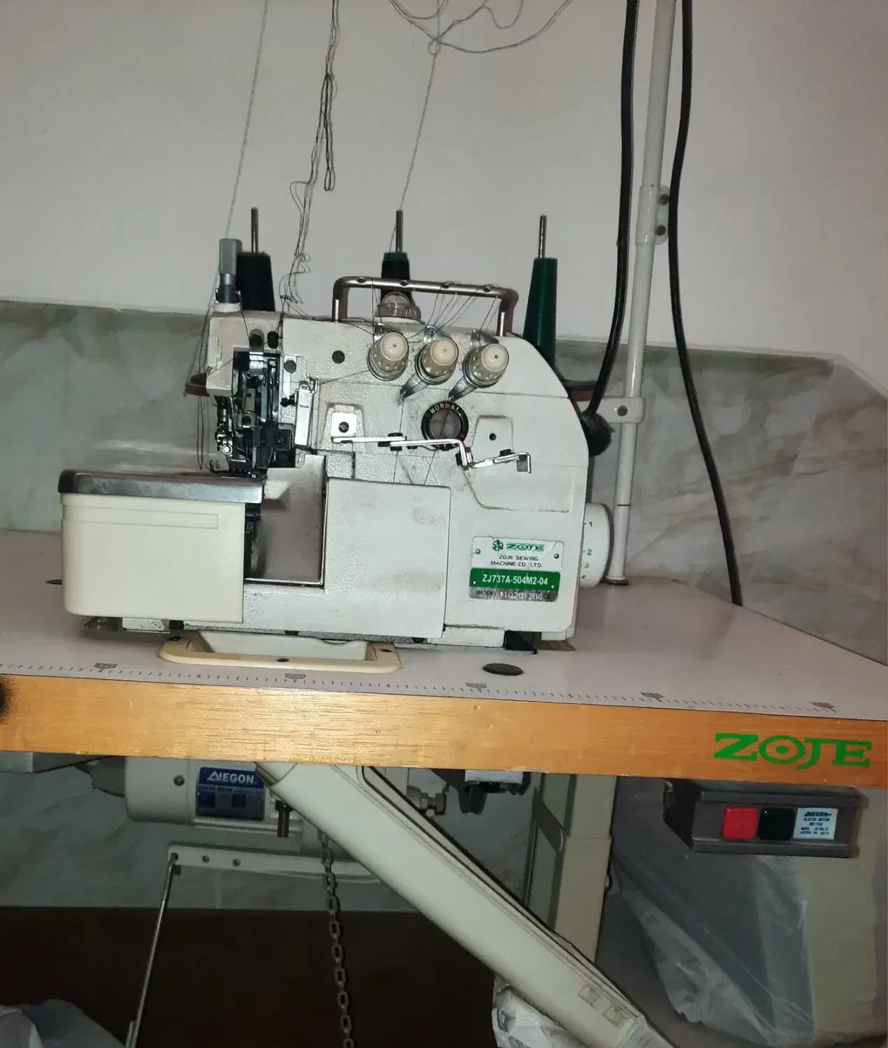 چرخ سردوز سه نخ مارک زوجی دینام بزرگ و راسته دوز|چرخ خیاطی و ریسندگی|یزد, |دیوار