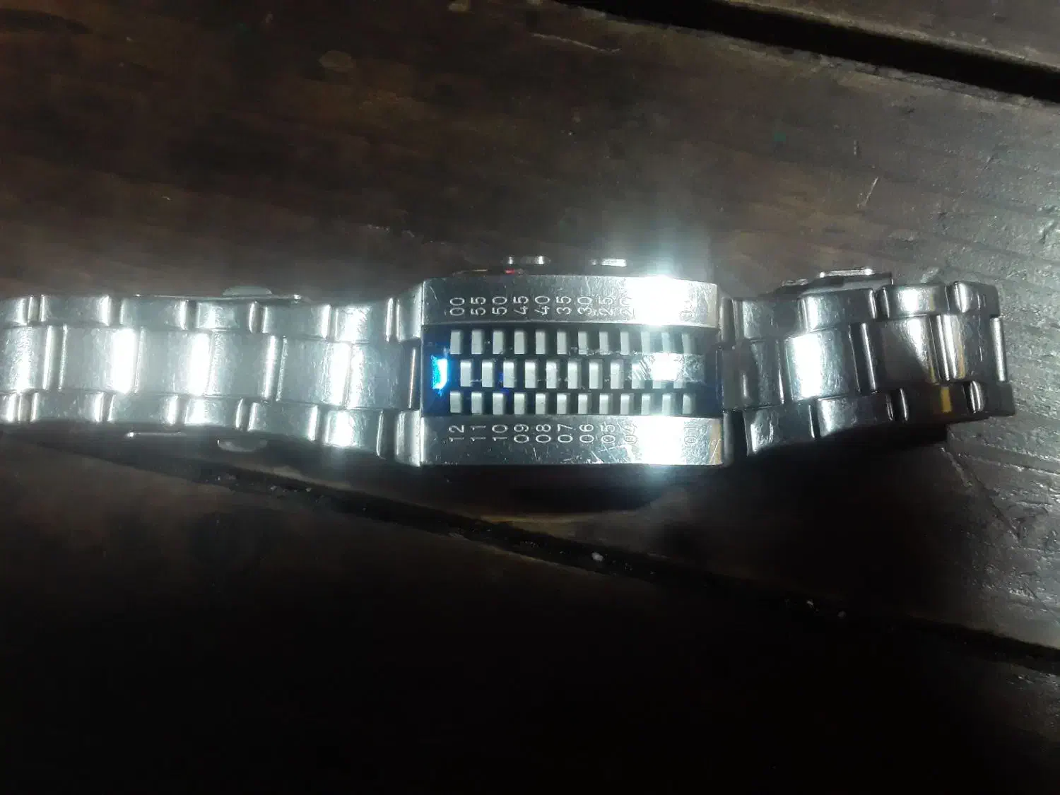 ساعت مچی|ساعت|رشت, حمیدیان|دیوار