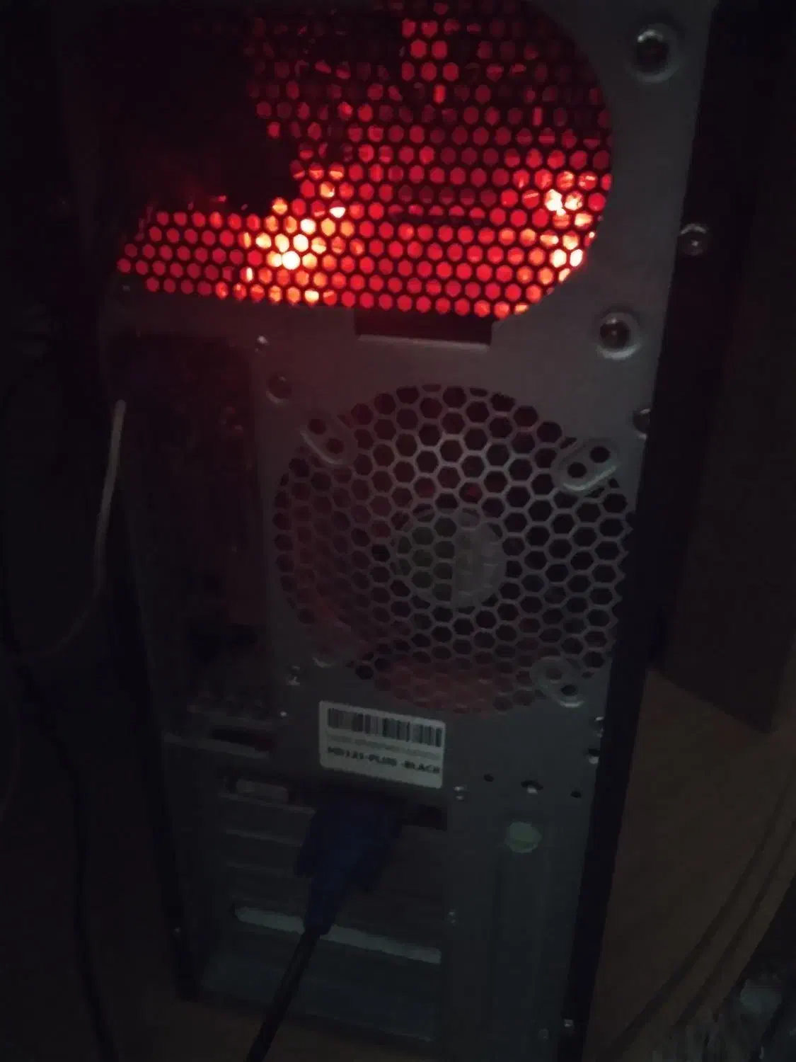 یک عدد کیس|رایانه رومیزی|ارومیه, |دیوار