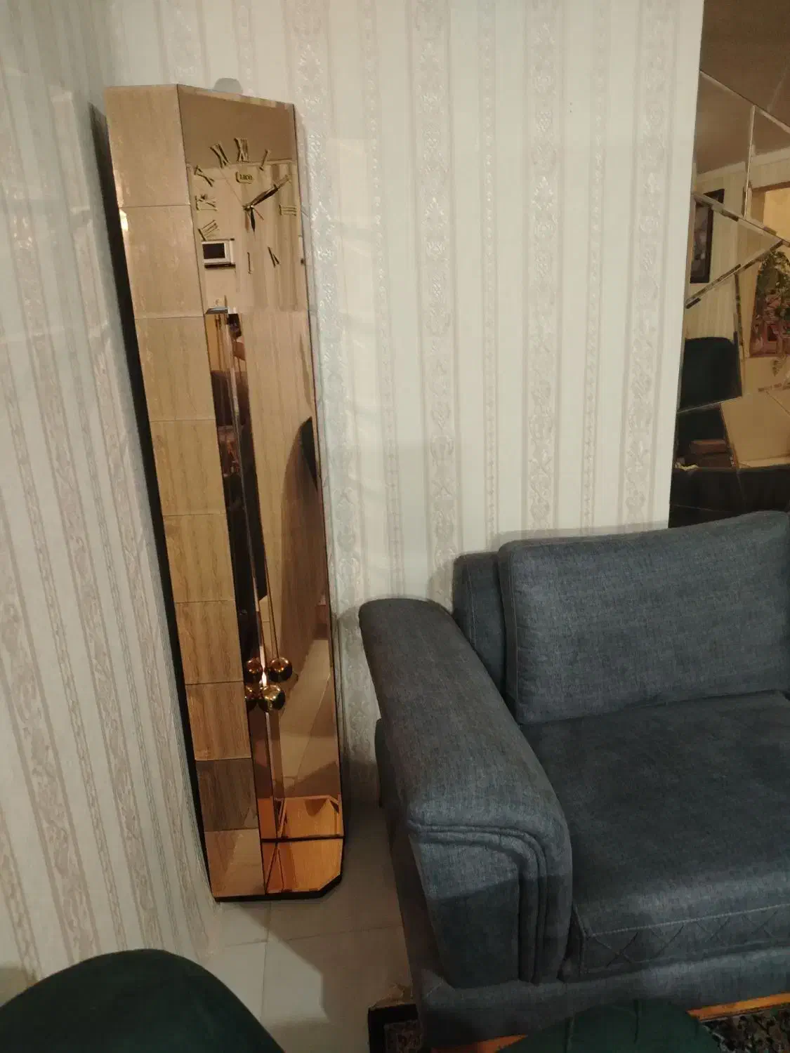 ساعت شیشه ای شیک هنوز پلمپش باز نشده|ساعت دیواری و تزئینی|نیشابور, دارایی|دیوار