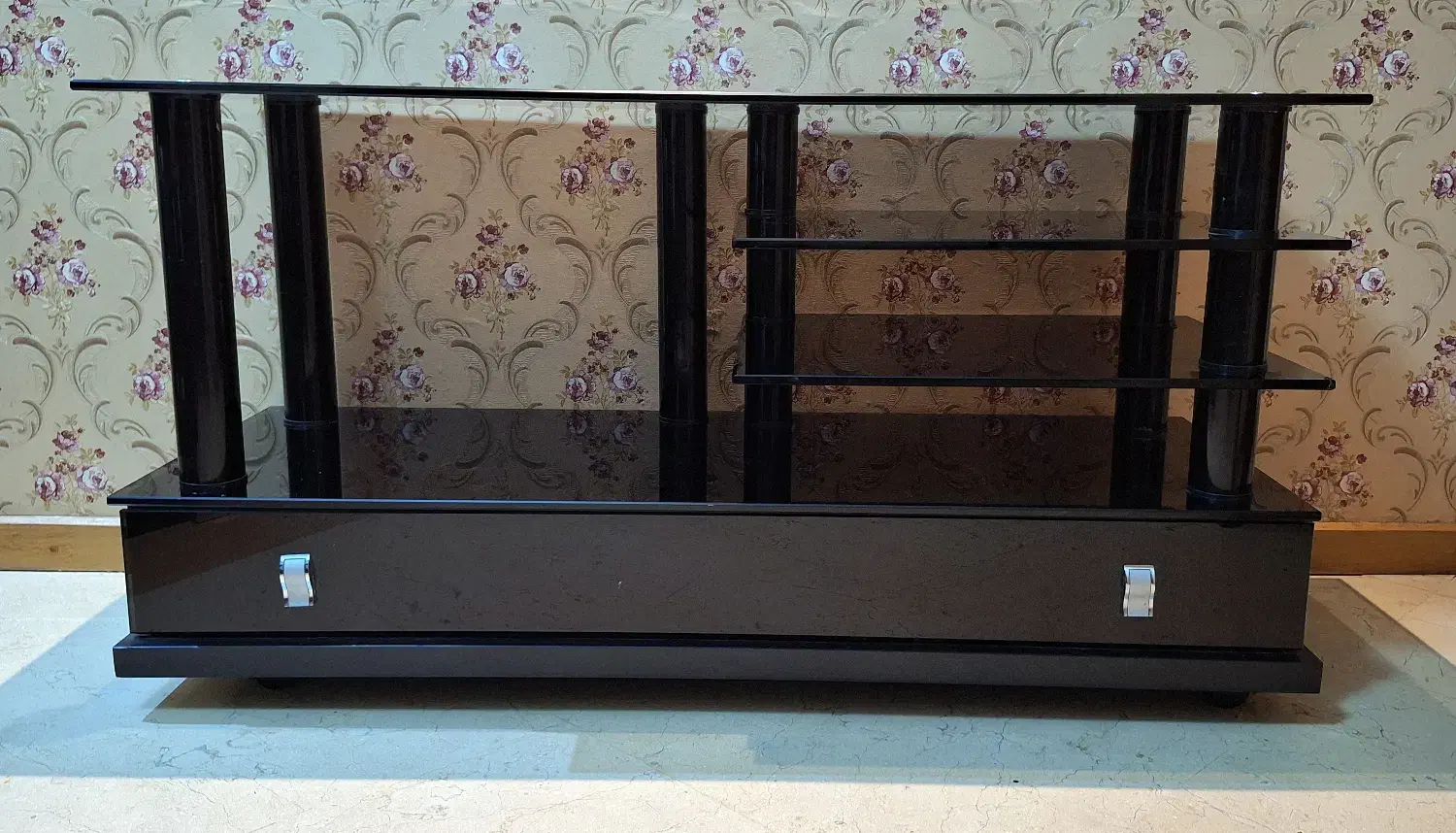 میز تلویزیون شیشه ای چند طبقه|میز تلویزیون|تهران, هروی|دیوار