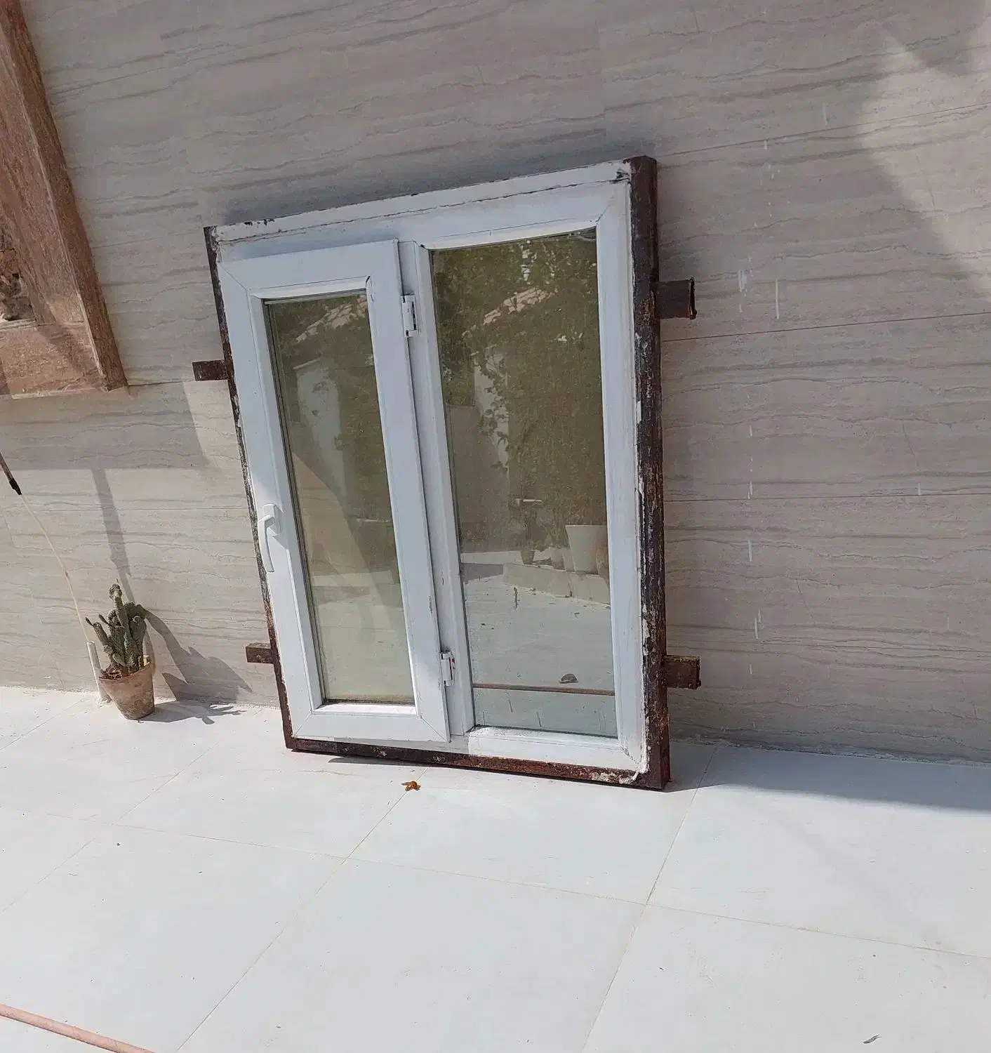 میز نهار خوری بسیار تمیز ومبل 7نفره وپنجره پی وی|مبلمان خانگی و میز عسلی|چمران, |دیوار