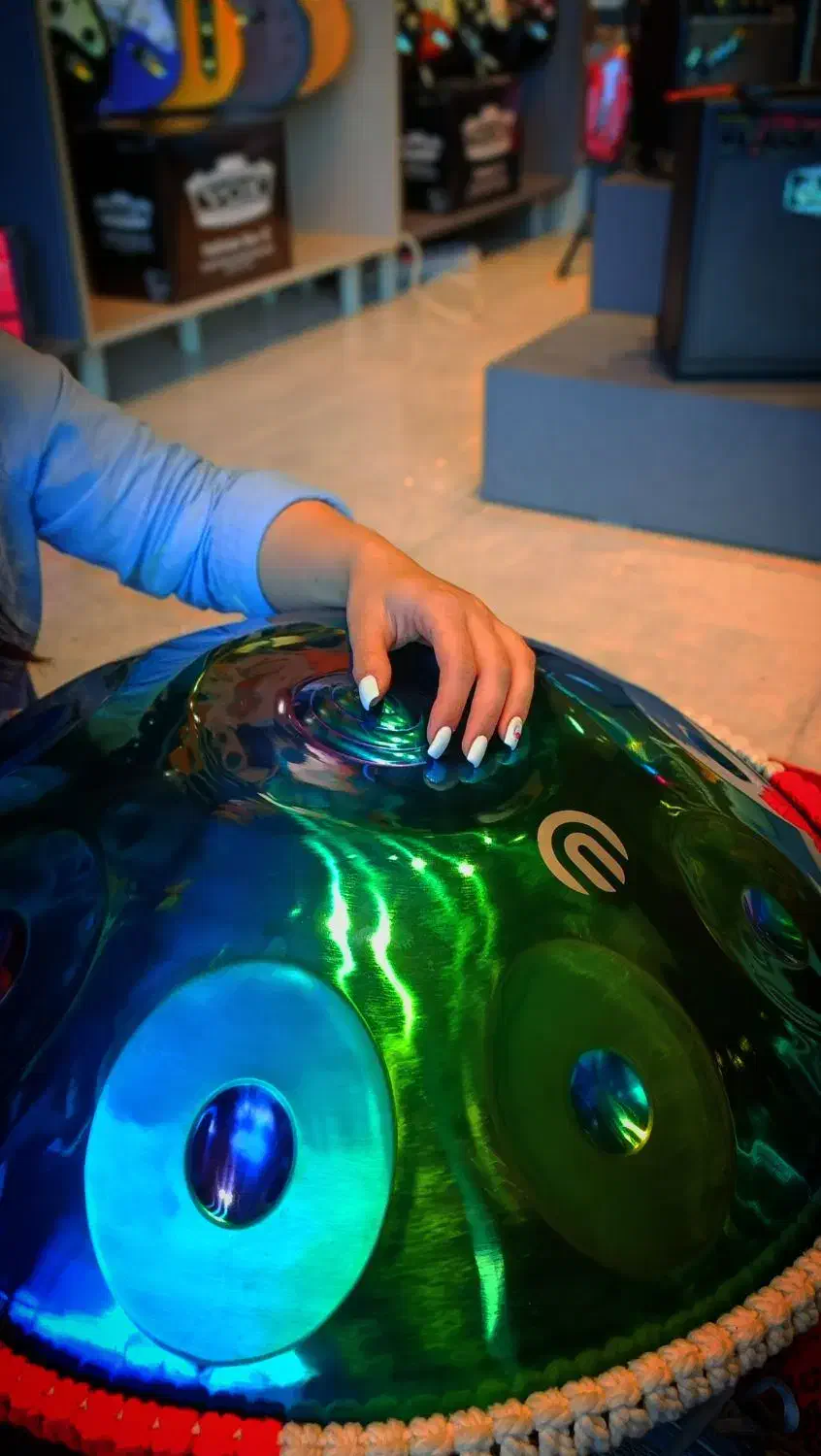 هنگدرام آرشا|درام و پرکاشن|تاکستان, |دیوار