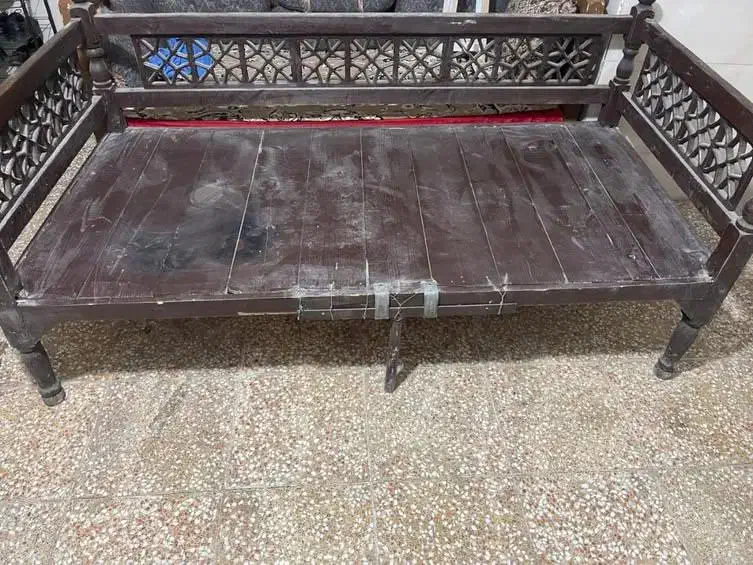 یک عدد تخت سنتی|مبلمان خانگی و میز عسلی|اسلام‌شهر, مطهری|دیوار