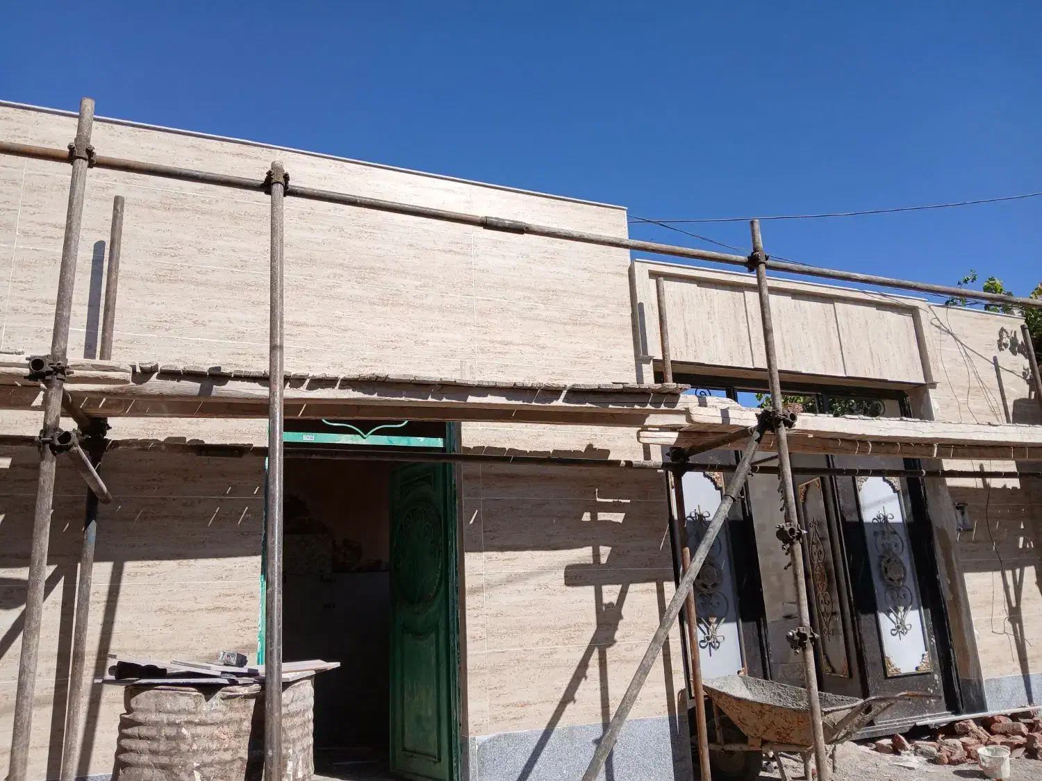 انجام خدمات کاشی کاری ونما ساختمان|خدمات پیشه و مهارت|بناب, |دیوار