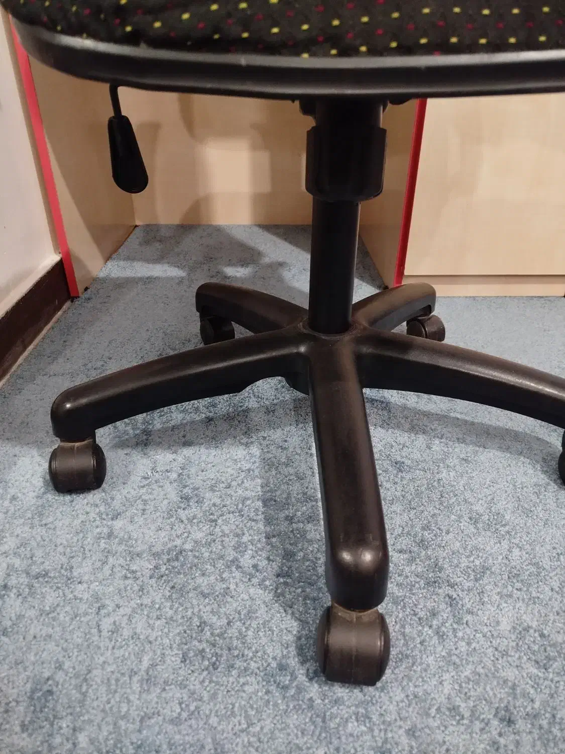 صندلی چرخان با کیفیت و قیمت مناسب|صندلی و نیمکت|زنجان, |دیوار