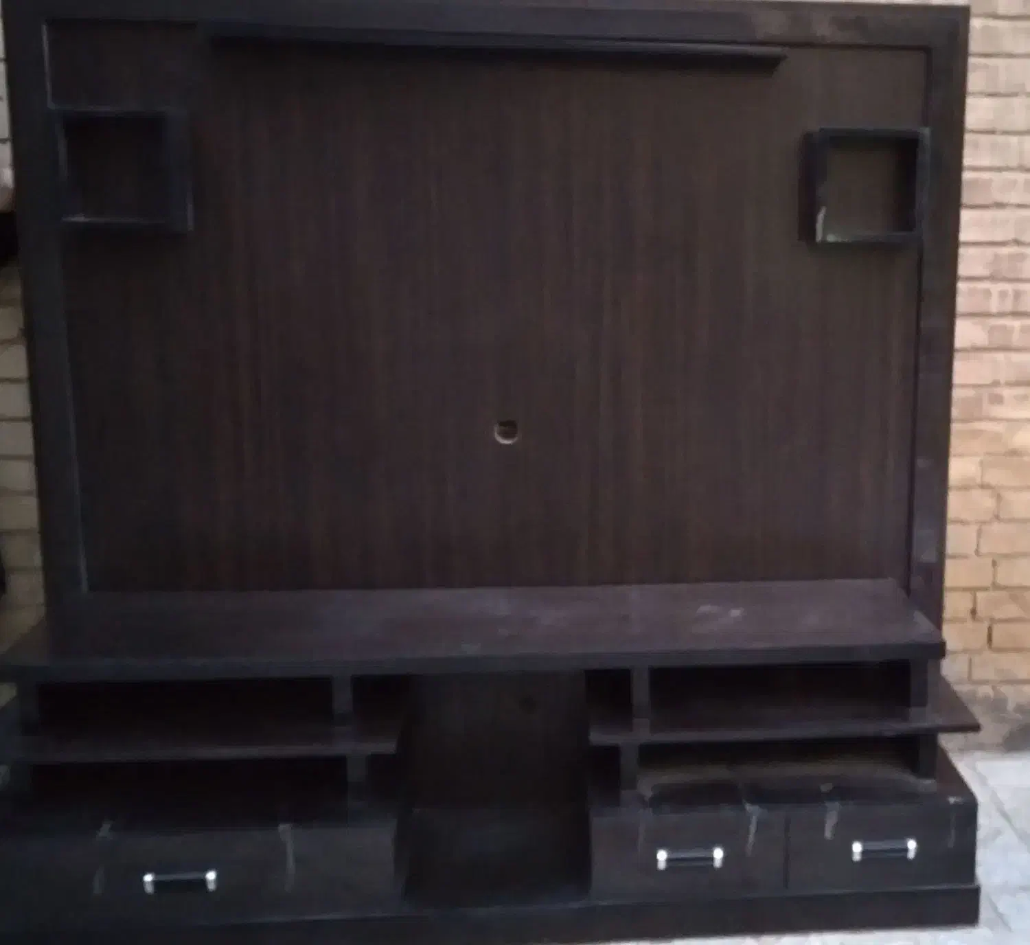 میز تلویزیون تمیز و مرتب|میز تلویزیون|آشتیان, |دیوار