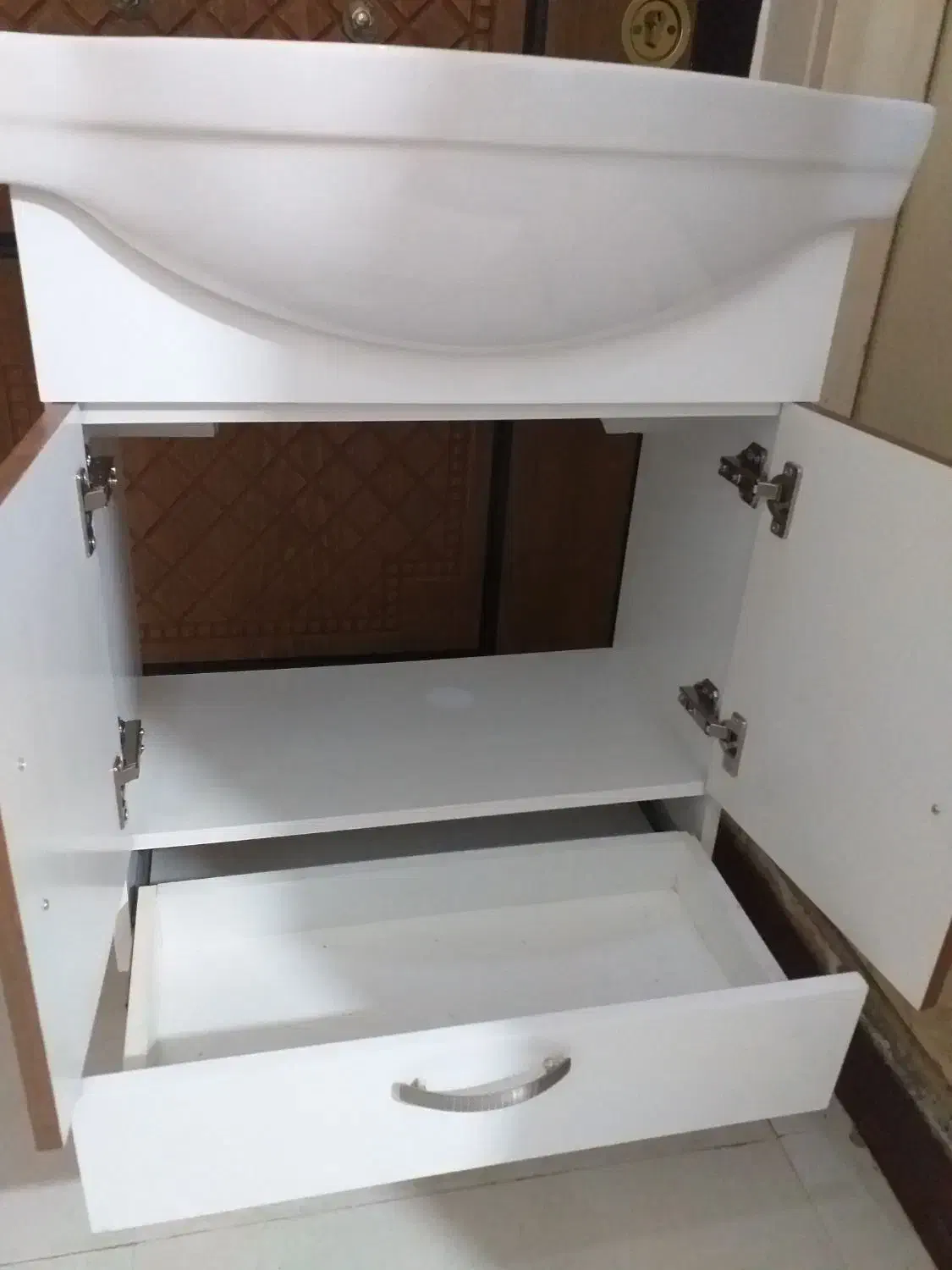 روشویی کابینتی و آینه باکس pvc|لوازم سرویس بهداشتی|تهران, هلال احمر|دیوار