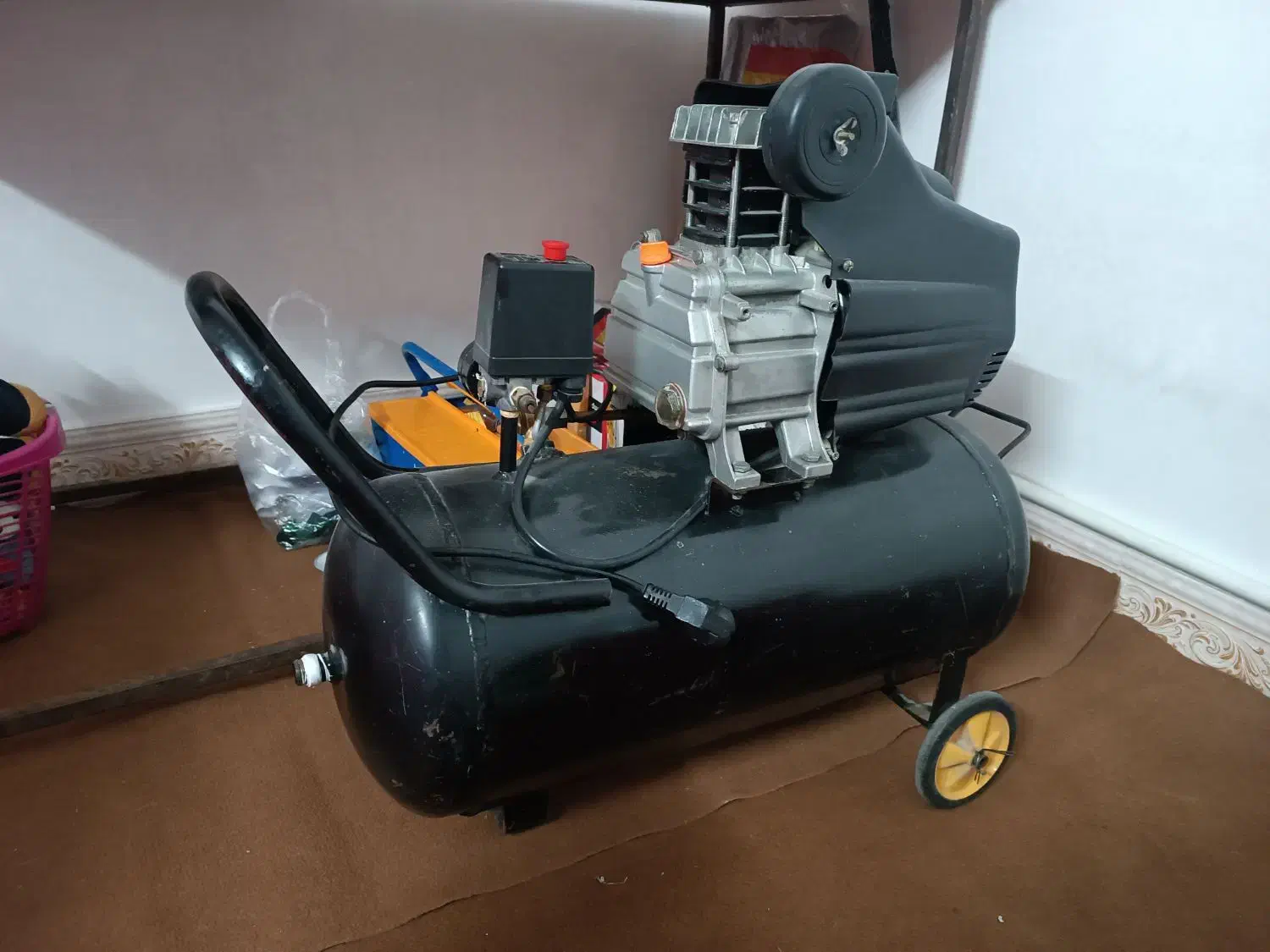 کمپرسور باد ۵۰لیتری مفید|ابزارآلات|اسلامشهر, شهرک امام حسین (میان آباد)|دیوار