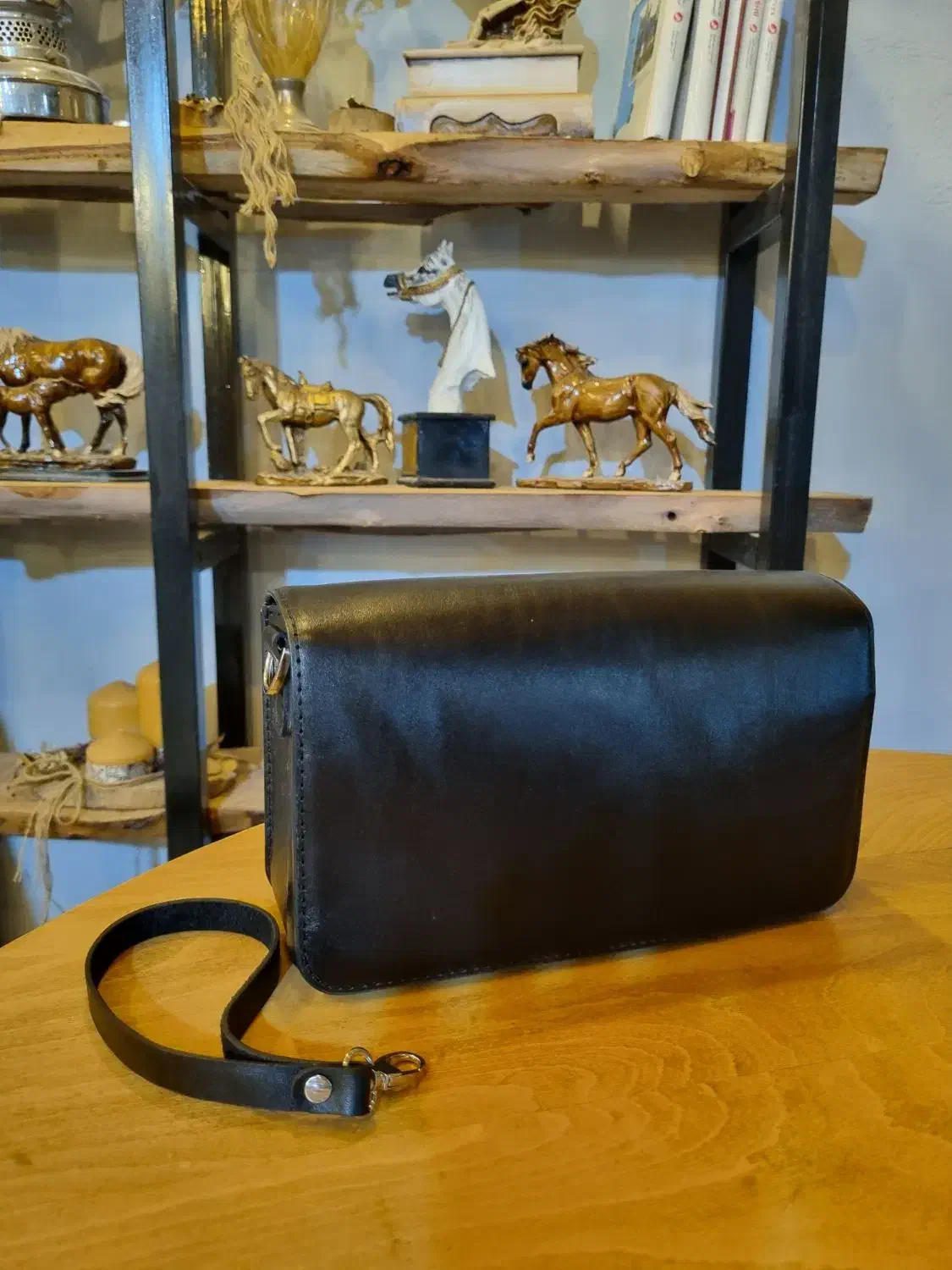 کیف دوشی اسپرت چرم|کیف، کفش، کمربند|شوشتر, |دیوار