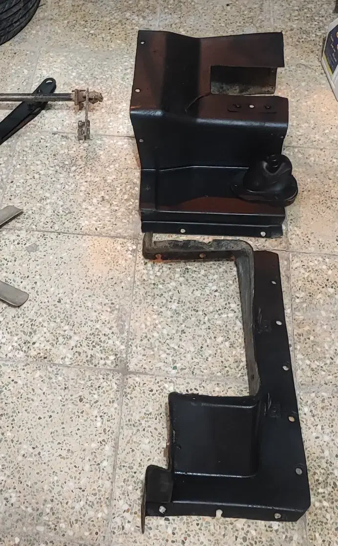 تعدادی وسایل لندرور و پاژن تویوتا|قطعات یدکی و لوازم جانبی|ایلام, |دیوار