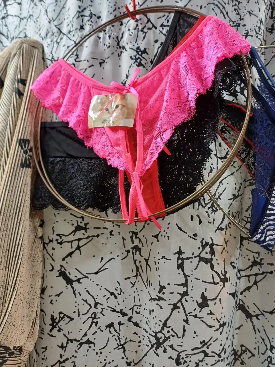 شرت فانتزی|لباس|لاهیجان, لیالستان|دیوار