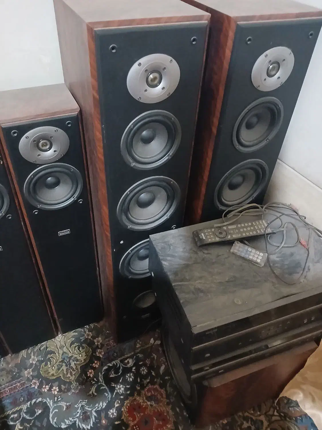 سیستم صوتی عالی صدا بمب|سیستم صوتی خانگی|شیراز, قلات|دیوار