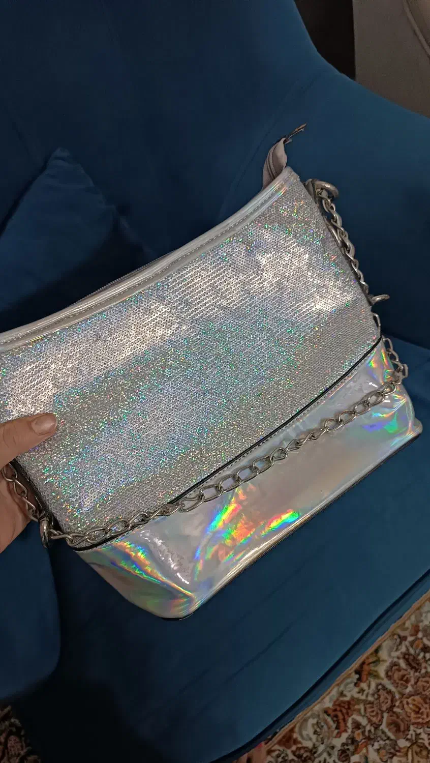 مانتو و کت و کیف و بوت چرم به فروش میرسد توافقی|لباس|هشتگرد, فاز ۷ مهستان|دیوار