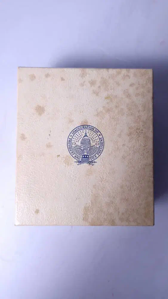 مدال کنوانسیون انجمن شاعران|کلکسیون اشیاء عتیقه|تهران, امام زاده عبدالله|دیوار