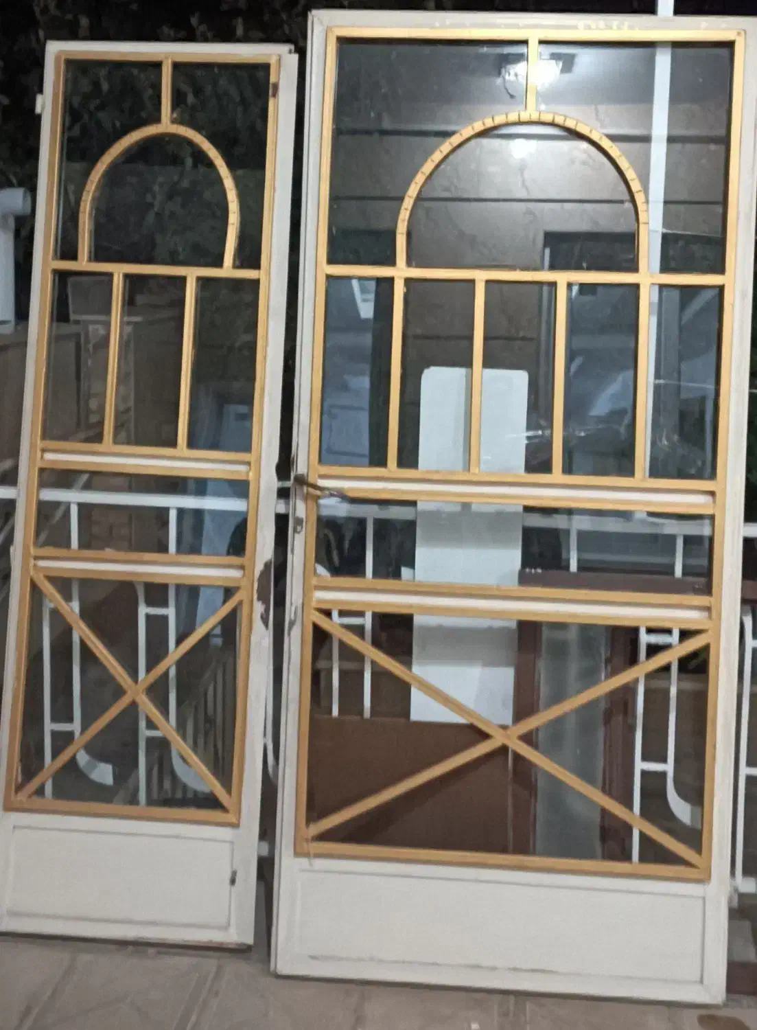 درب وپنجره کاملا سالم|حراج|تاکستان, |دیوار