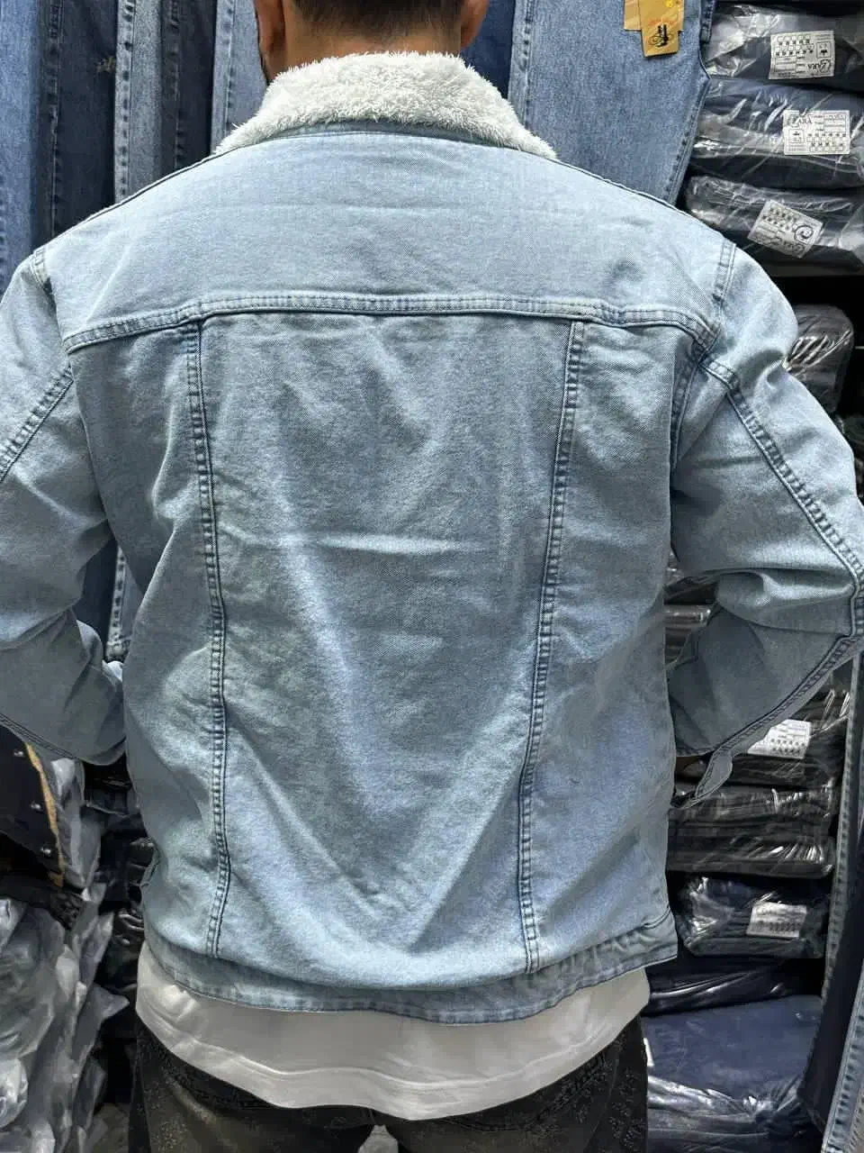 کاپشن لی|لباس|پیشوا, |دیوار