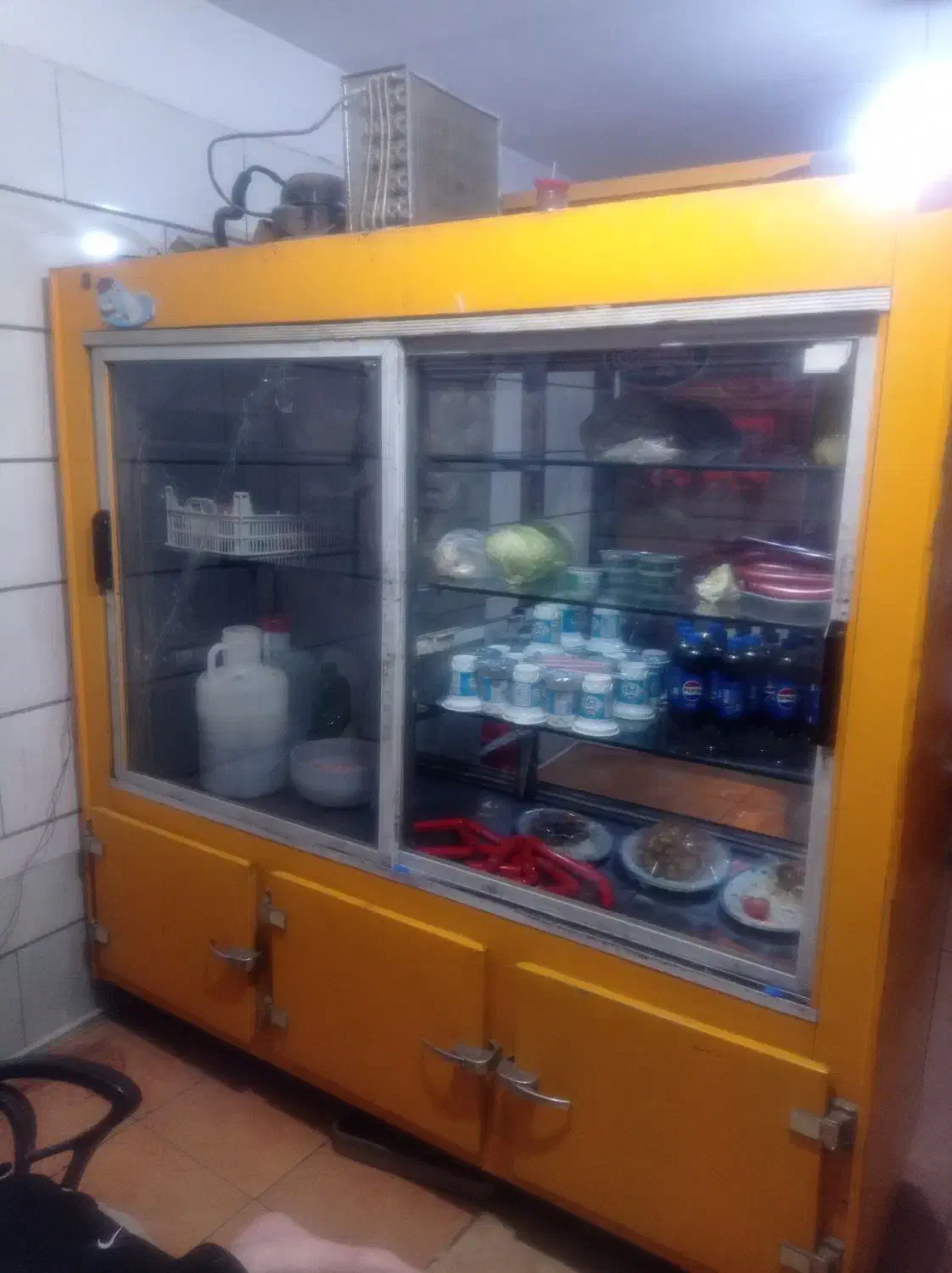 یخچال ویترینی سالم وبدون هیچ ایرادی|یخچال و فریزر|رامند, |دیوار